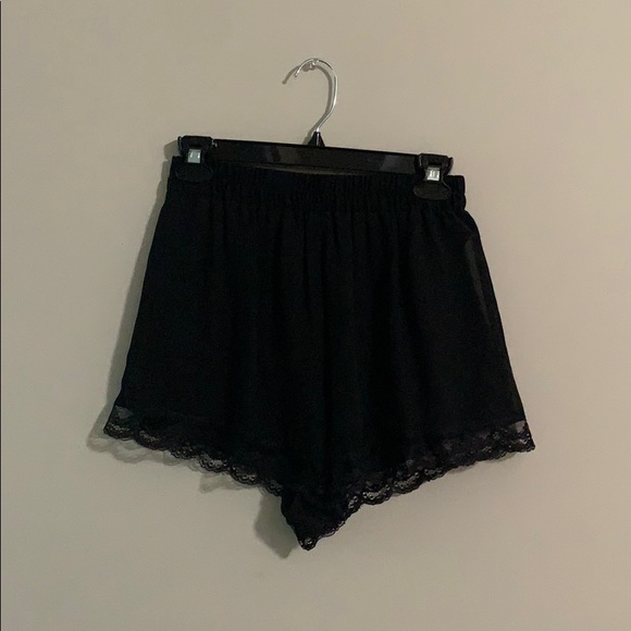 Lush Pants - LUSH BLACK FLOWY SHORTS